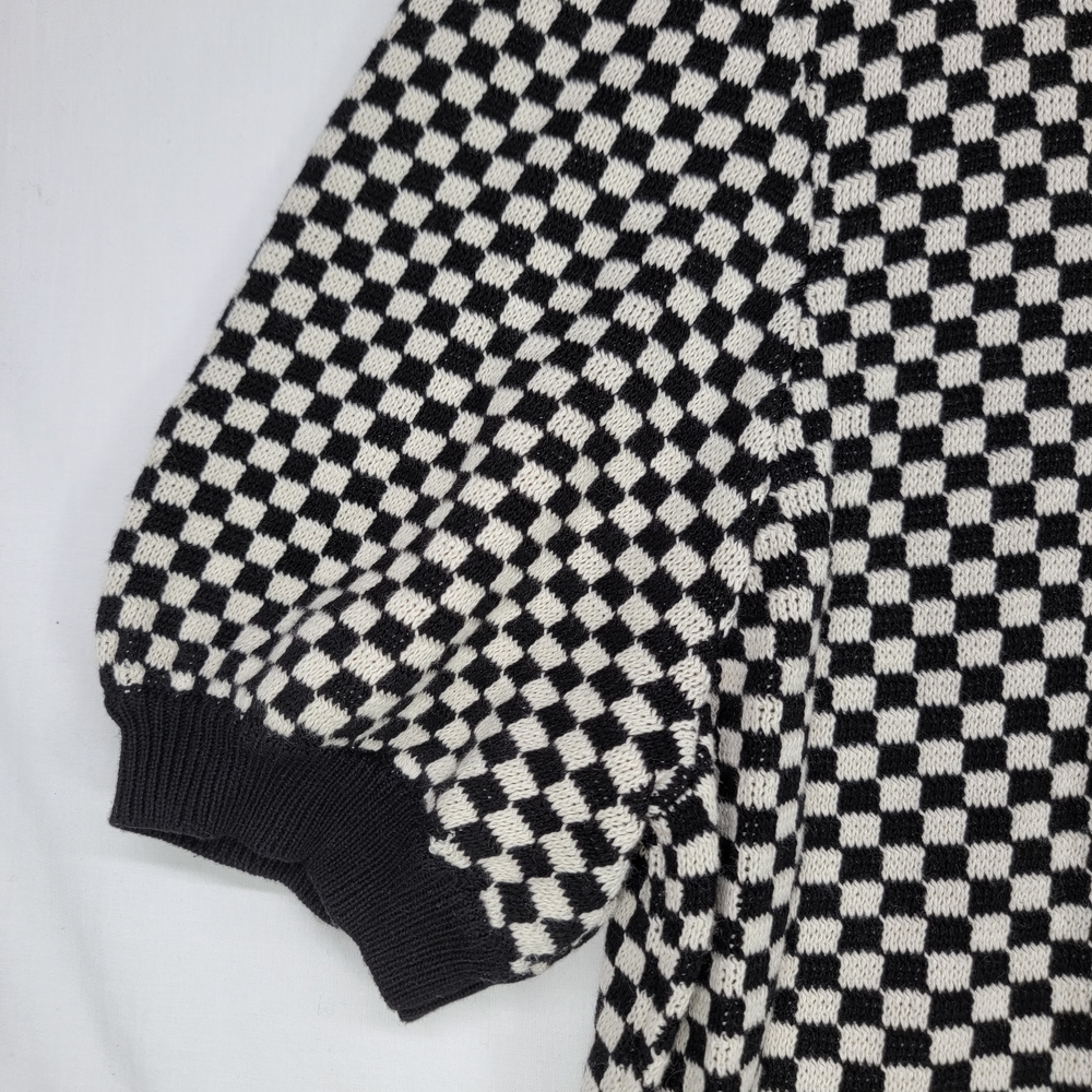 Elegant Black and White Checkered Crewneck Sweater - Picture 4 of 10